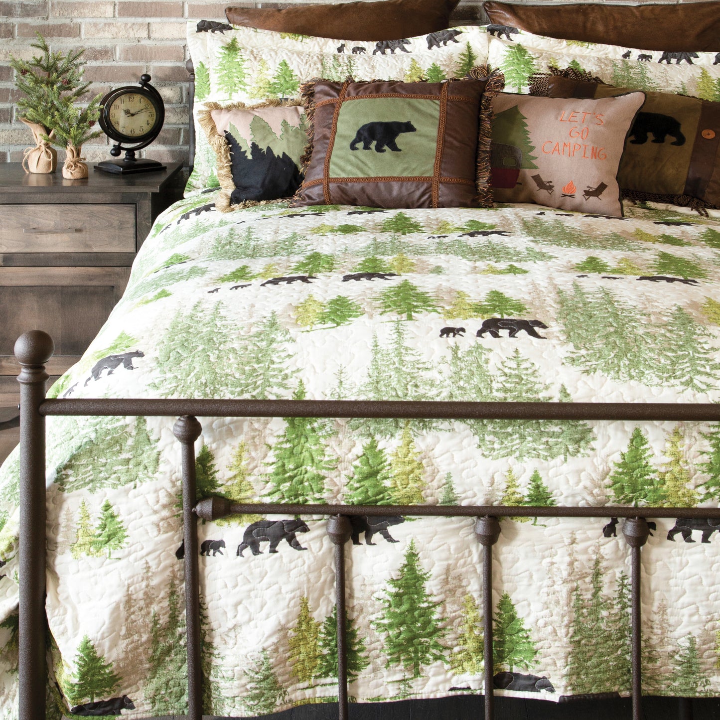 Pine Wilderness Quilt Set