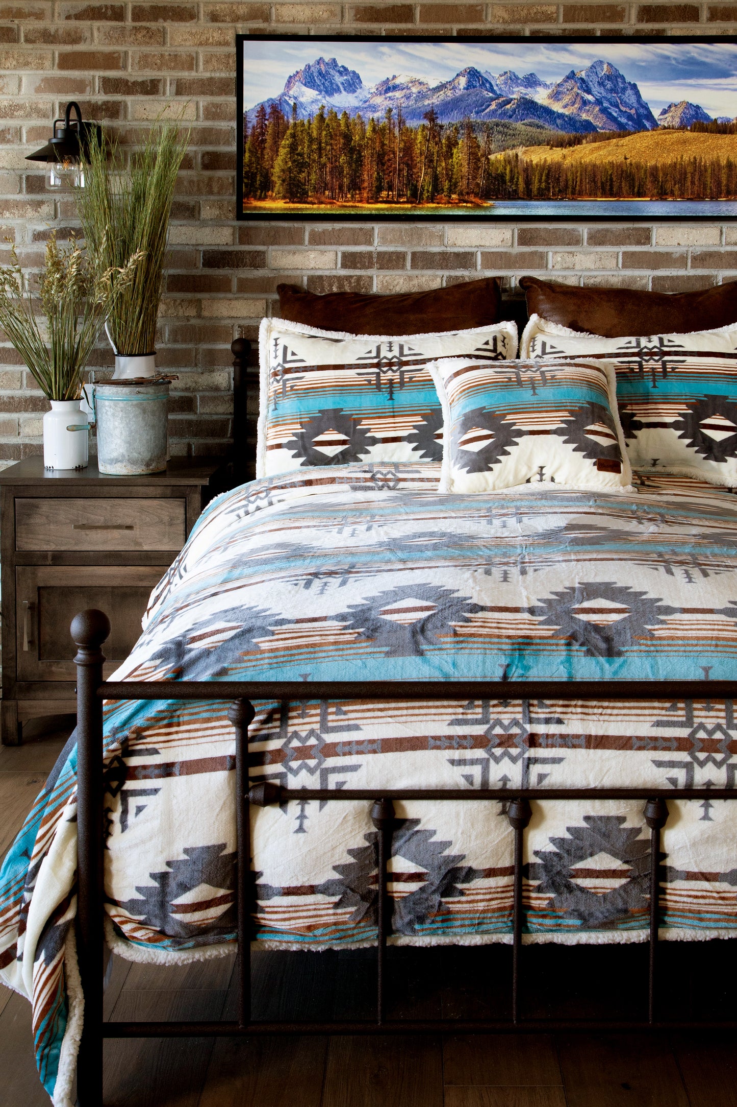 Wrangler® Lone Mountain Plush Sherpa Comforter Set