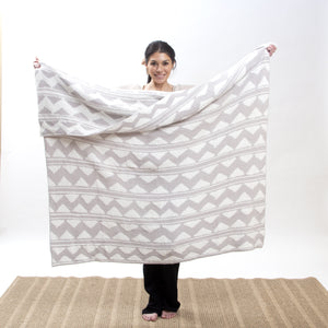 Mountain Grey Stretchy Throw