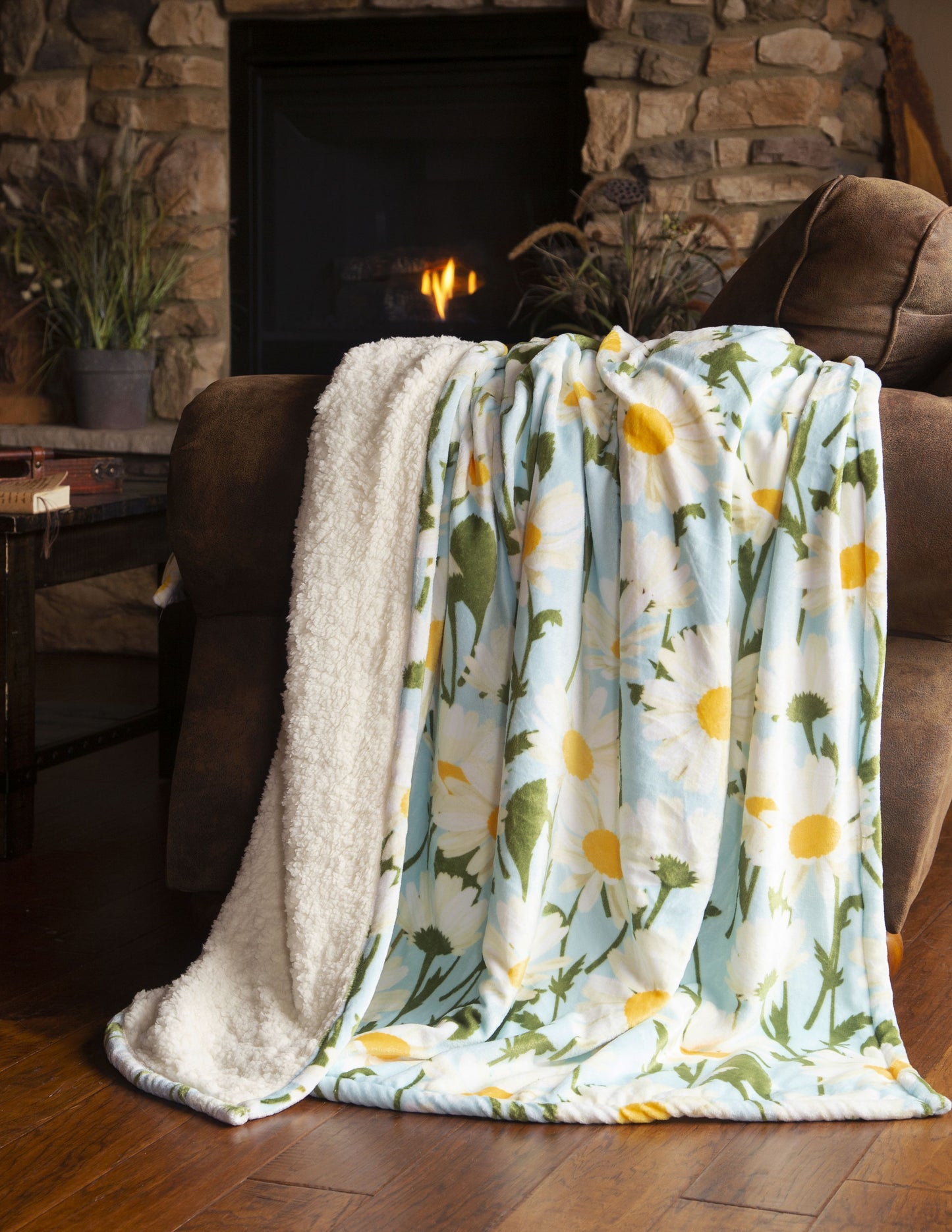Daisy Daydream Plush Sherpa Throw