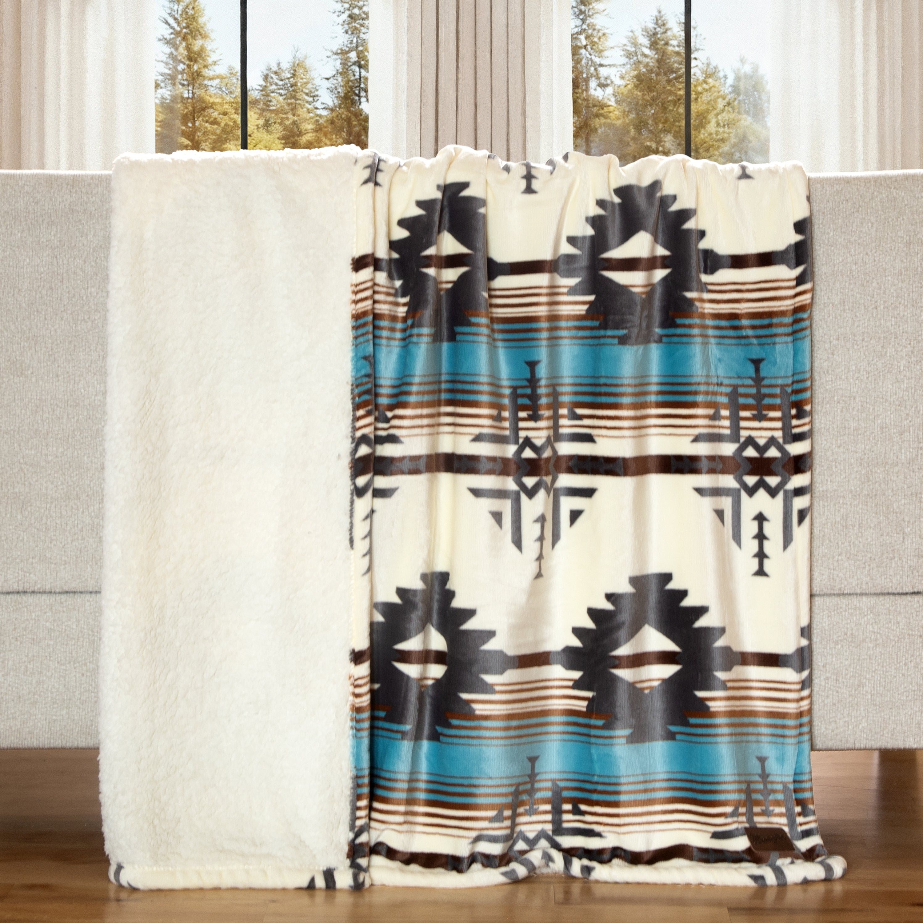 Wrangler® Lone Mountain Plush Sherpa Throw – Carstens, Inc