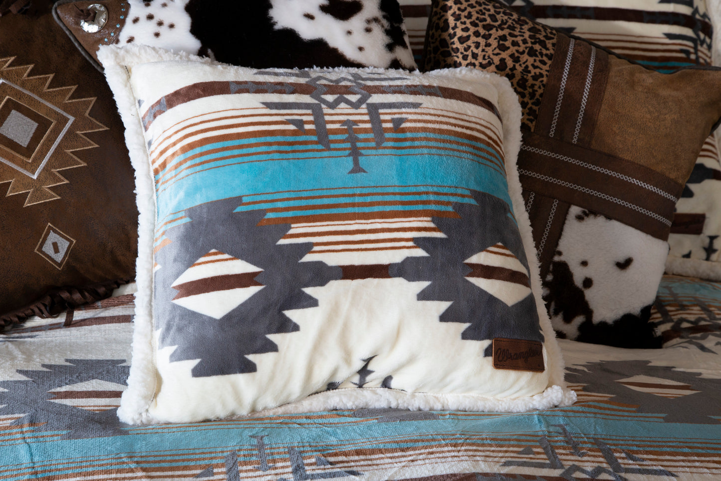 Wrangler® Lone Mountain Plush Sherpa Comforter Set