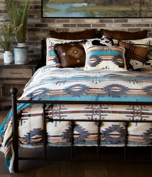 Wrangler® Lone Mountain Plush Sherpa Comforter Set